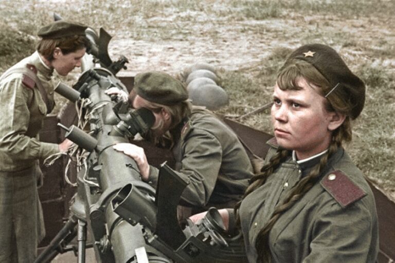 O dever das operárias em tempos de guerra